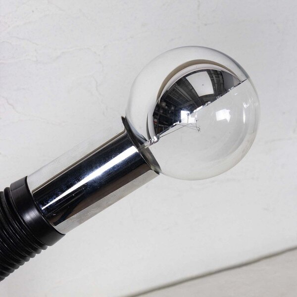 Elbow Desk Lamp Macro 3
